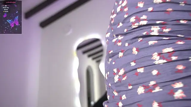 Snapshot of valentina_king18 chatting on 09-22-25, 07:27 valentina king18 online show from 09-22-25, 07:27