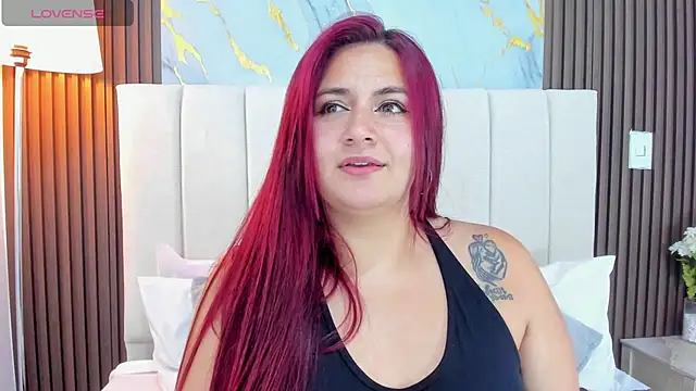 Snapshot of Victoria_Guzman chatting on 07-01-26, 02:07 Victoria Guzman online show from 07-01-26, 02:07