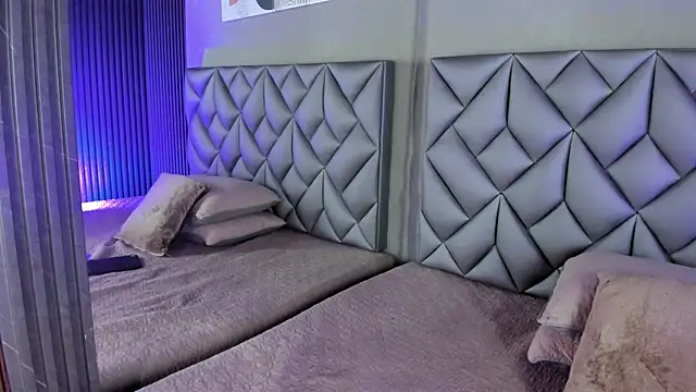 Kitty Dollyy online show from 11-21-25, 08:51