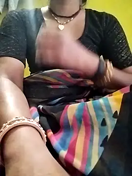 Snapshot of Gopika_Dudi chatting on 10-21-25, 01:17 Gopika Dudi online show from 10-21-25, 01:17