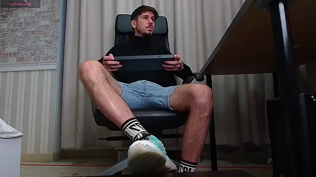 JonahShaw online show from 09-29-25, 04:17