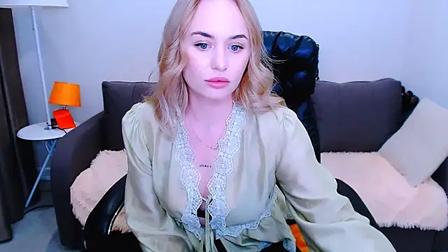LiluMoon   online show from 06-26-26, 11:14