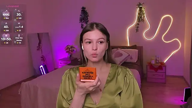Lisa Blossom online show from 05-18-26, 06:08