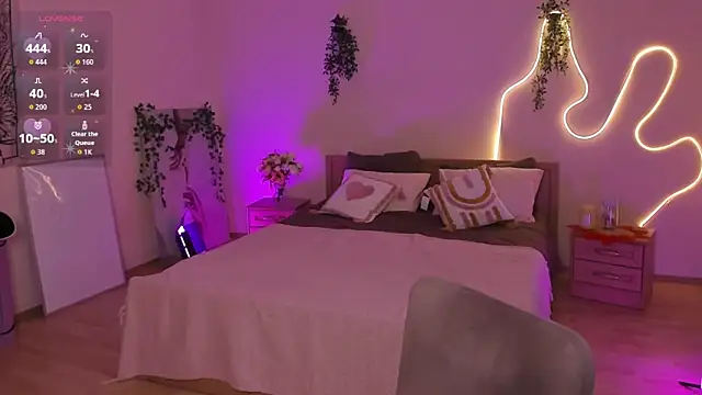 Lisa Blossom online show from 07-07-26, 06:47