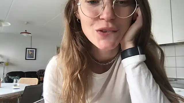 Scorpion Peach online show from 09-18-25, 09:22