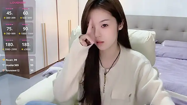 T-LL77- online show from 10-05-25, 03:54