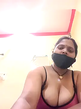 Snapshot of Rani_Devi143 chatting on 10-21-25, 02:56 Rani Devi143 online show from 10-21-25, 02:56
