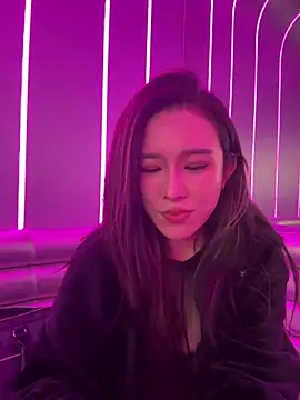 Snapshot of Manson13333 chatting on 11-21-25, 02:27 Manson13333 online show from 11-21-25, 02:27