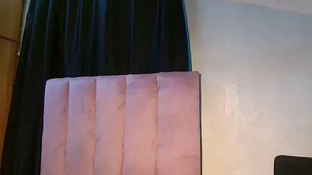 RoxyLuv77 online show from 10-01-25, 12:16