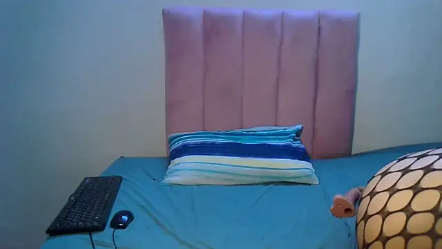 RoxyLuv77 online show from 10-16-25, 10:44