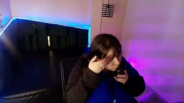  Emily rosee  online show from 12-05-25, 11:30