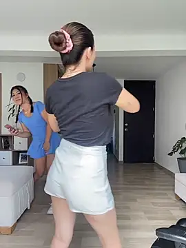 Isa Villamarin online show from 10-23-25, 03:44