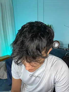 Leo Savage  online show from 03-27-26, 03:45