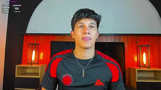 Leo Savage  online show from 05-18-26, 04:07
