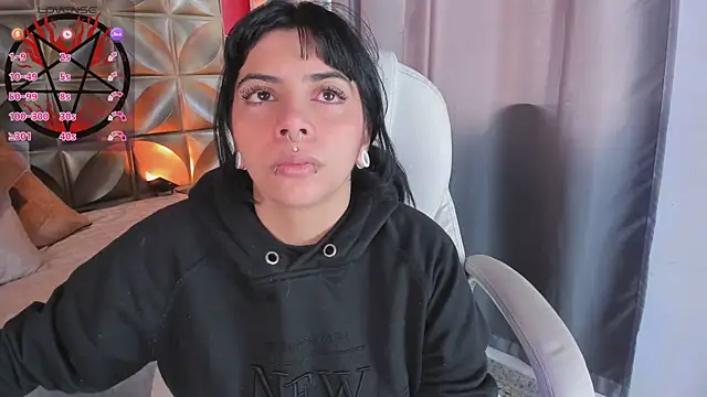 emily-santoss online show from 10-06-25, 01:19
