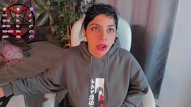 emily-santoss online show from 10-08-25, 12:36