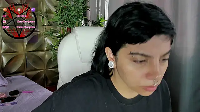 emily-santoss online show from 10-18-25, 01:23
