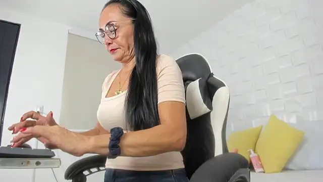 Snapshot of yulitza1025 chatting on 03-02-26, 12:01 yulitza1025 online show from 03-02-26, 12:01