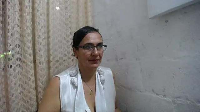 gabbyparker  online show from 12-17-25, 09:54