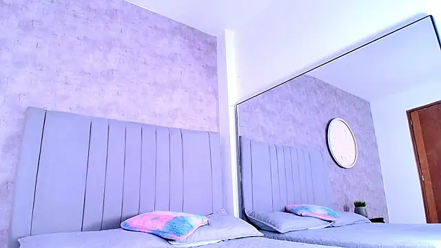 karla-ruiz online show from 10-13-25, 07:03