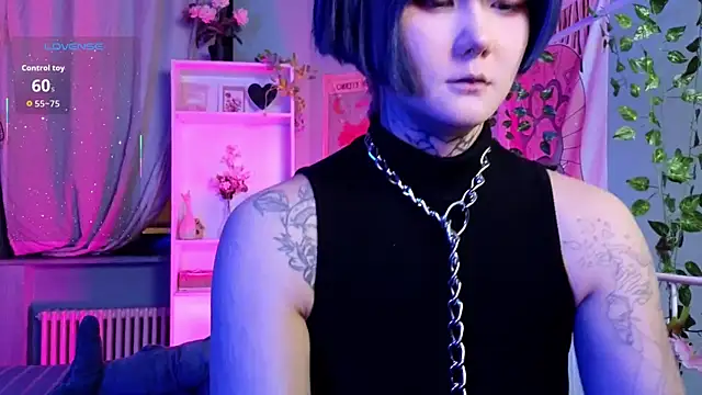 GothXRaven online show from 11-30-25, 04:22