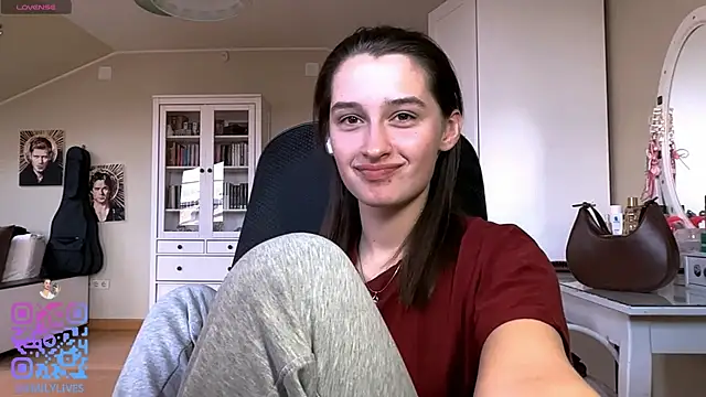 Snapshot of DarlineBrustera chatting on 04-20-26, 02:20 DarlineBrustera online show from 04-20-26, 02:20