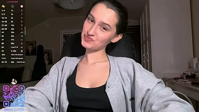 Snapshot of DarlineBrustera chatting on 04-24-26, 06:10 DarlineBrustera online show from 04-24-26, 06:10