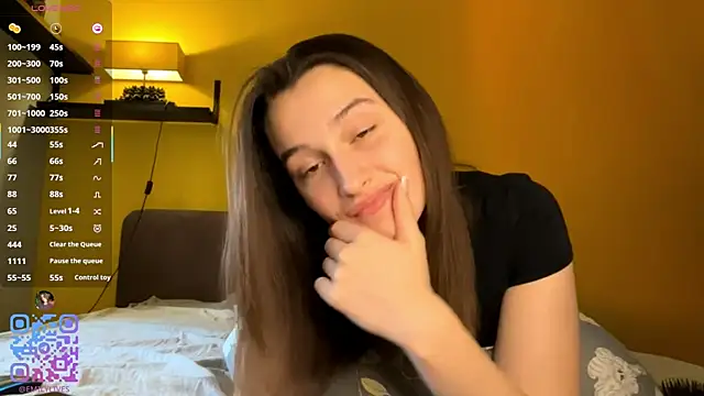 Snapshot of DarlineBrustera chatting on 05-09-26, 02:22 DarlineBrustera online show from 05-09-26, 02:22