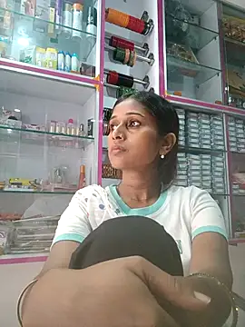 Snapshot of hotshreya69 chatting on 09-09-25, 10:37 hotshreya69 online show from 09-09-25, 10:37