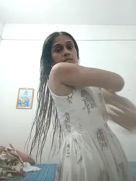 Snapshot of hotshreya69 chatting on 09-11-25, 06:57 hotshreya69 online show from 09-11-25, 06:57