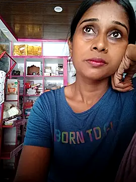 Snapshot of hotshreya69 chatting on 09-12-25, 08:25 hotshreya69 online show from 09-12-25, 08:25