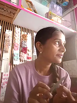 Snapshot of hotshreya69 chatting on 09-23-25, 06:05 hotshreya69 online show from 09-23-25, 06:05