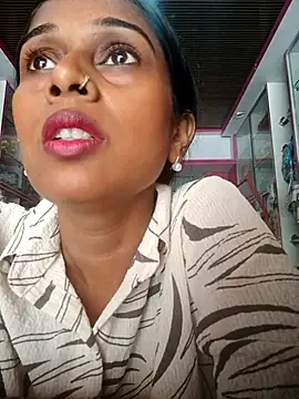 Snapshot of hotshreya69 chatting on 09-25-25, 07:23 hotshreya69 online show from 09-25-25, 07:23