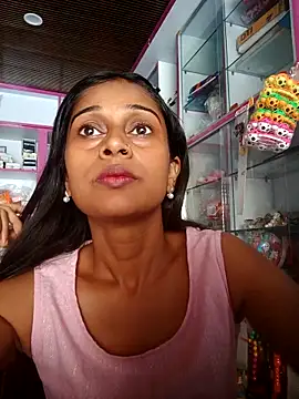 Snapshot of hotshreya69 chatting on 09-28-25, 06:41 hotshreya69 online show from 09-28-25, 06:41