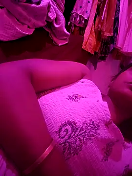 Snapshot of hotshreya69 chatting on 10-03-25, 12:35 hotshreya69 online show from 10-03-25, 12:35