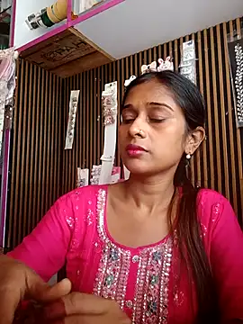 Snapshot of hotshreya69 chatting on 10-10-25, 08:35 hotshreya69 online show from 10-10-25, 08:35