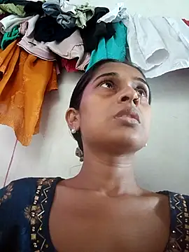 Snapshot of hotshreya69 chatting on 10-13-25, 08:25 hotshreya69 online show from 10-13-25, 08:25