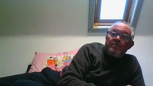 Snapshot of naughtygrandad1 chatting on 05-01-26, 07:29 naughtygrandad1 online show from 05-01-26, 07:29