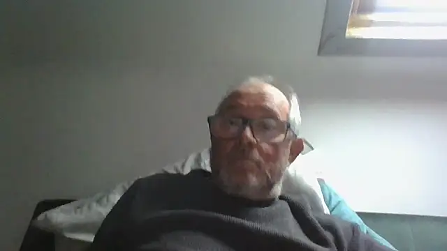 Snapshot of naughtygrandad1 chatting on 05-02-26, 05:07 naughtygrandad1 online show from 05-02-26, 05:07