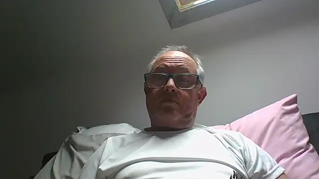 Snapshot of naughtygrandad1 chatting on 05-07-26, 05:51 naughtygrandad1 online show from 05-07-26, 05:51