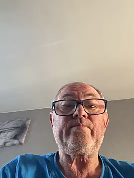 Snapshot of naughtygrandad1 chatting on 05-10-26, 07:02 naughtygrandad1 online show from 05-10-26, 07:02