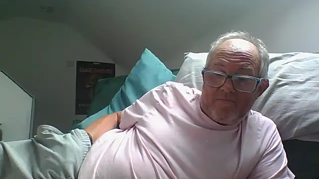 Snapshot of naughtygrandad1 chatting on 05-19-26, 05:08 naughtygrandad1 online show from 05-19-26, 05:08