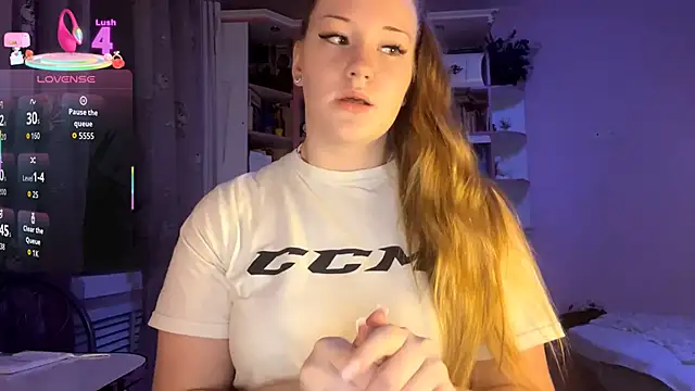 PandaFluff online show from 09-24-25, 06:11