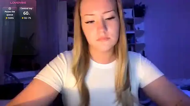 PandaFluff online show from 10-11-25, 04:38