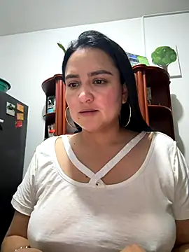 Snapshot of Rouse69_ chatting on 10-15-25, 11:27 Rouse69 online show from 10-15-25, 11:27