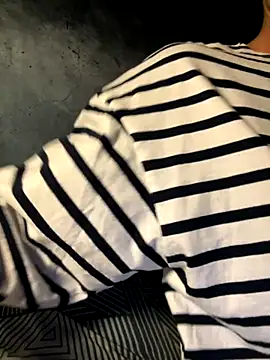 Snapshot of icefun1109 chatting on 11-15-25, 04:14 icefun1109 online show from 11-15-25, 04:14