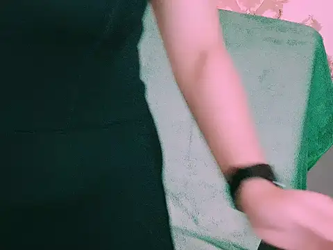 My Rose online show from 10-16-25, 06:20