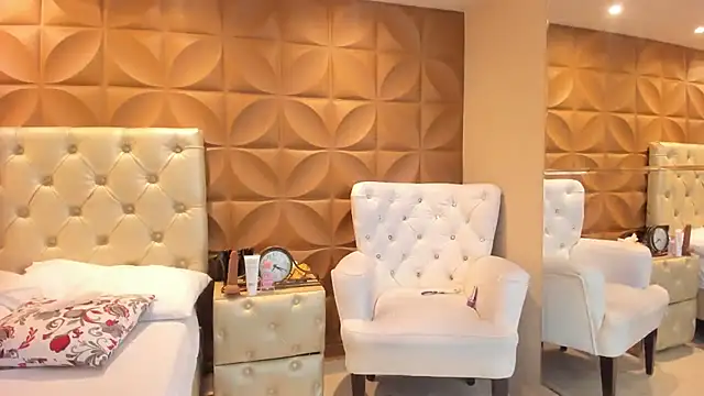 BarbaraCortez online show from 11-13-25, 08:19