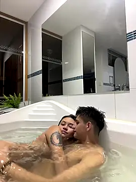 Noa Arez online show from 12-18-25, 04:51