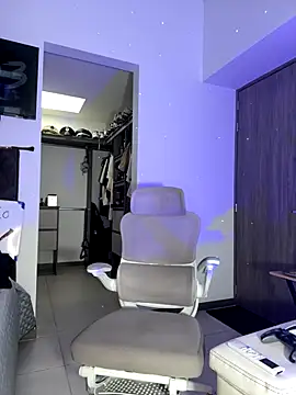 Snapshot of Andrew_Johnnson chatting on 01-07-26, 05:26 Andrew Johnnson online show from 01-07-26, 05:26